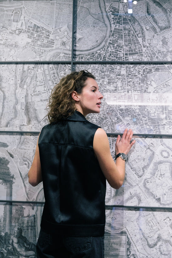 Chic Sleeveless Jacket