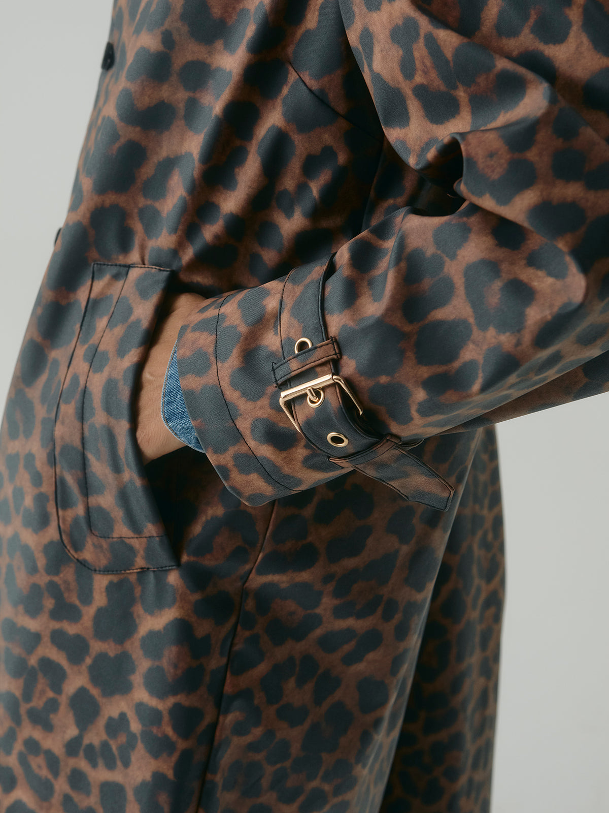 Long Raincoat with detachable plush collar - Leopard
