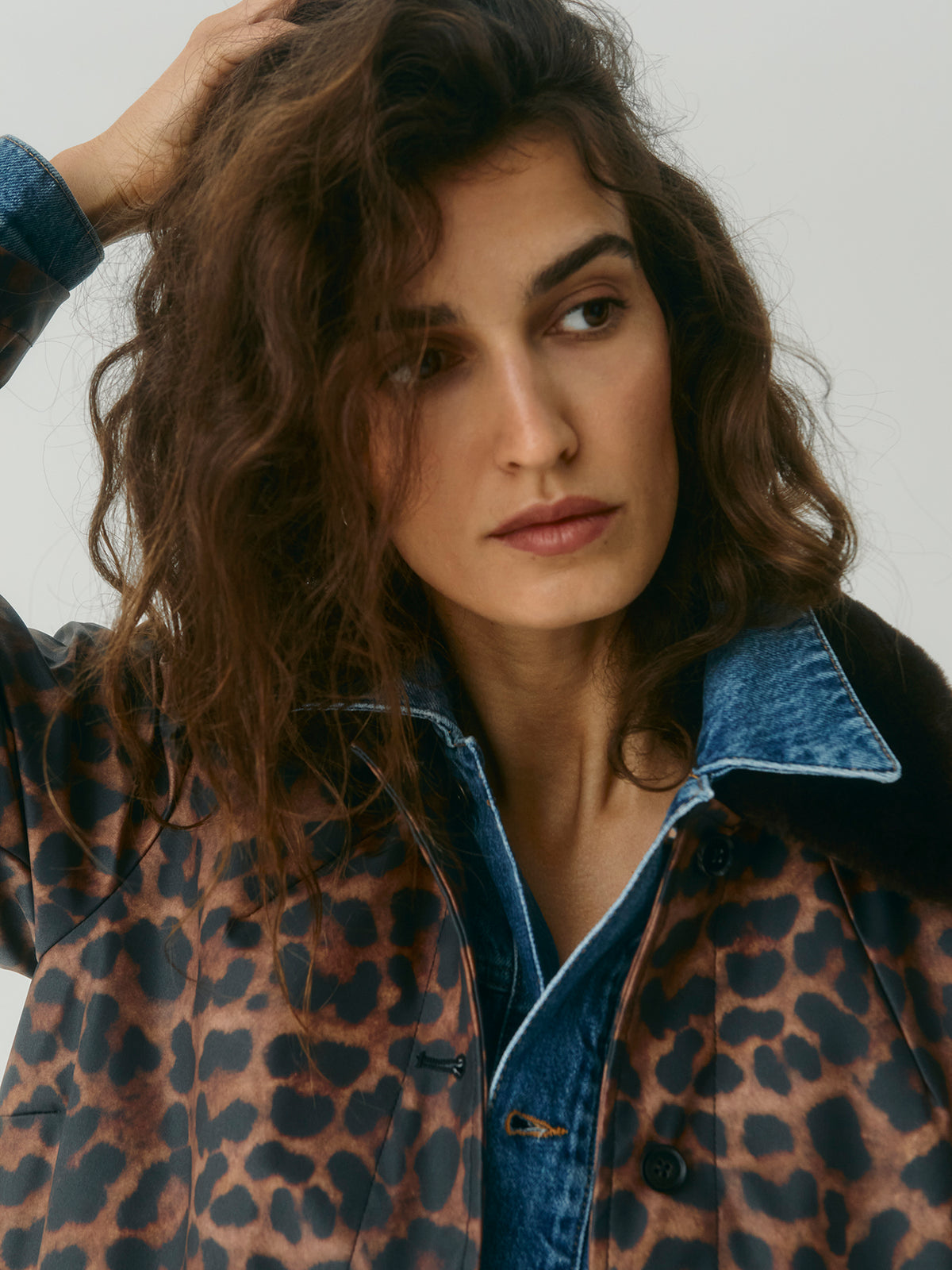 Long Raincoat with detachable plush collar - Leopard